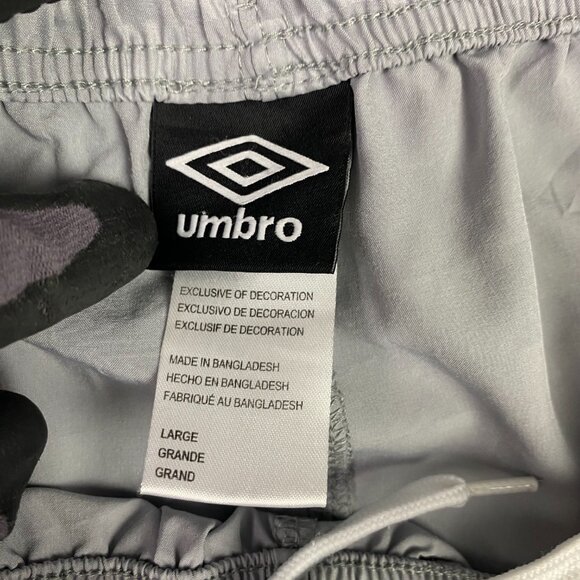Umbro Checkered Shorts Men's Large Silver Gray Soccer Running Gym - Picture 7 of 12